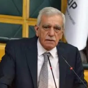 Ahmet Türk portresi