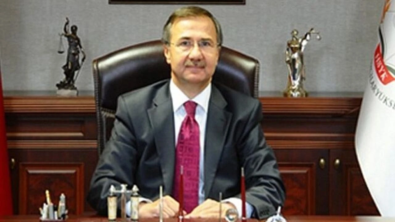 Prof. Dr. Ahmet Gökçen portresi